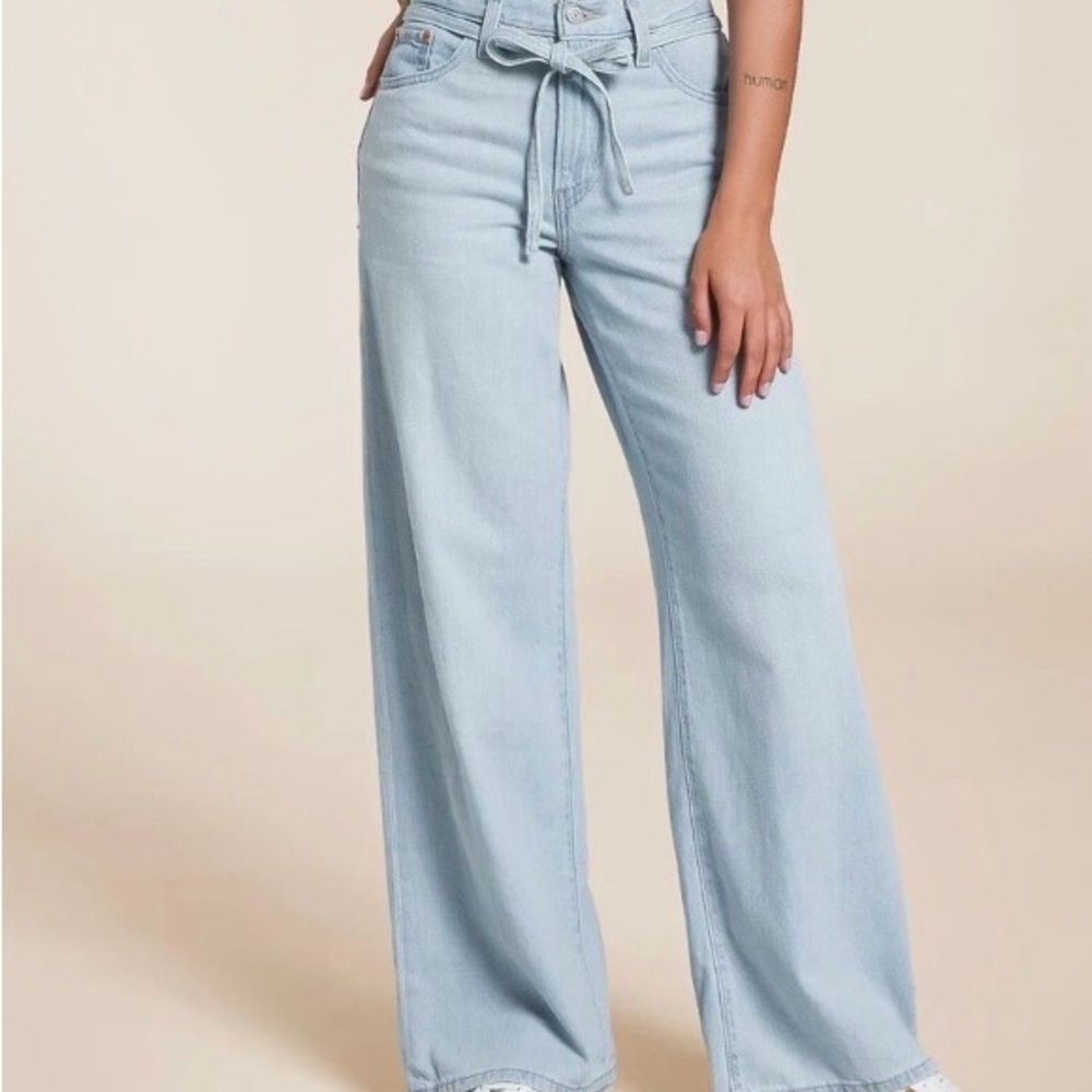 NWT Levi’s XL Straight Wide Leg Light Blue Tie-Waist Jeans - Women